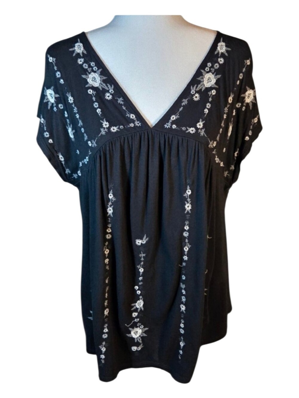 VTG Lucky Brand Black Floral Embroidered V-Neck Boho Tunic Top M